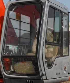 4457160 HITACHI Máy xúc Cab Cửa sổ Kính cường lực Mặt trước Vị trí A Có con dấu